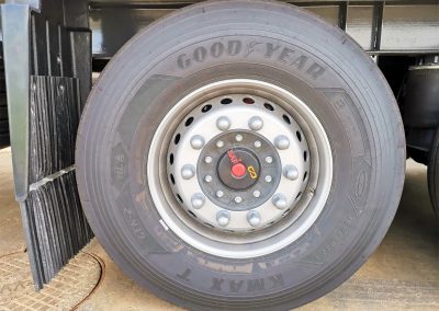 Изотермический полуприцеп на шасси Wielton