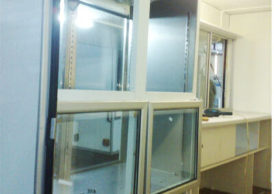 Вертикальная витрина - Люкс