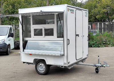 Автоприцеп торговый  813211-10 с холодильным оборудованием