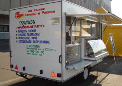 Автоприцеп торговый 813210 с выдвижной витриной