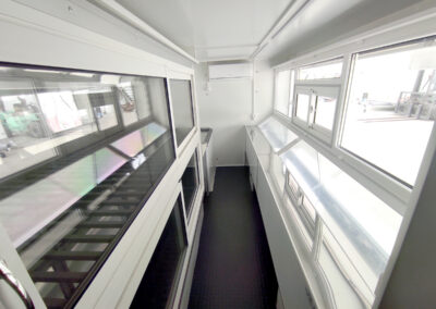 Автоприцеп торговый 813270 с короткой ставней