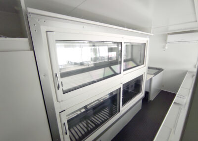 Автоприцеп торговый 813270 с короткой ставней