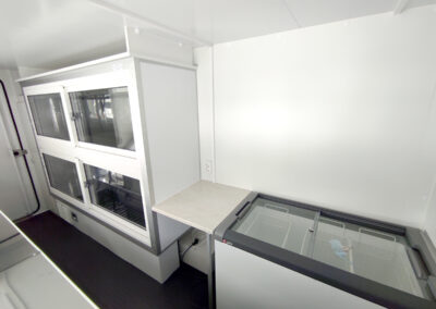 Автоприцеп торговый 813270 с короткой ставней