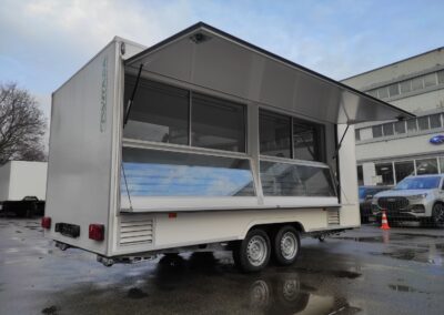 Автоприцеп торговый 813290 с холодильным оборудованием