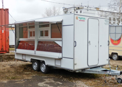 Автоприцеп торговый 813290 с холодильным оборудованием