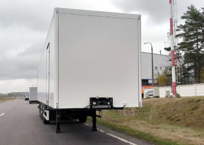 Полуприцеп изотермический КУПАВА 93GT40 на шасси Gut Trailer