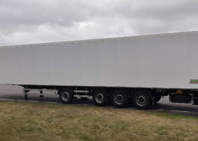 Изотермический полуприцеп на шасси Gut Trailer