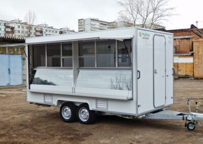 Автоприцеп торговый 813270 с холодильным оборудованием