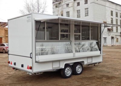 Автоприцеп торговый 813270 с холодильным оборудованием