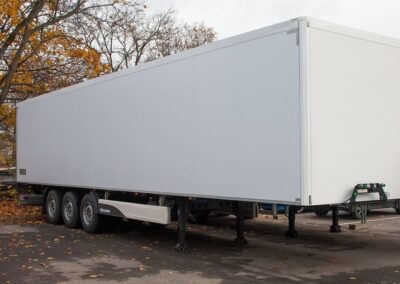 Полуприцеп изотермический КУПАВА 93KL00 на шасси Koluman