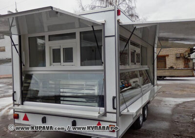 Автоприцеп торговый 813290 с угловой витриной