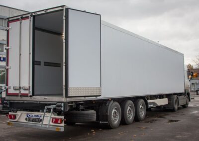 Полуприцеп изотермический КУПАВА 93KL00 на шасси Koluman