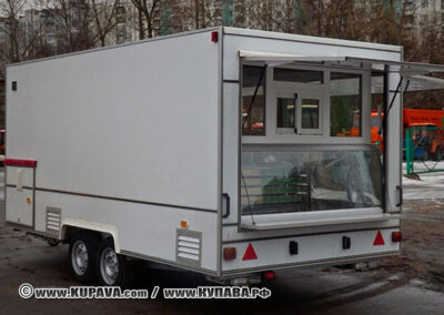 Автоприцеп торговый 813290 с угловой витриной