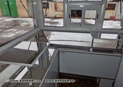 Автоприцеп торговый 813290 с угловой витриной