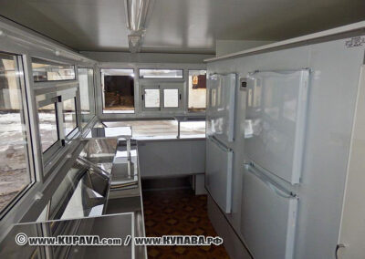 Автоприцеп торговый 813290 с угловой витриной