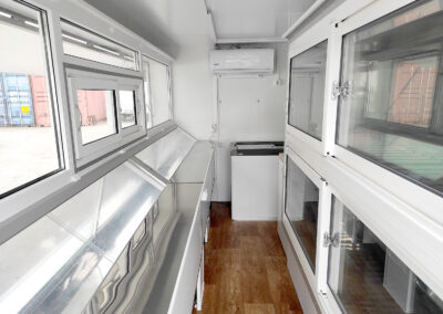 Автоприцеп торговый  813260 с холодильным оборудованием