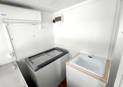 Автоприцеп торговый  813260 с холодильным оборудованием