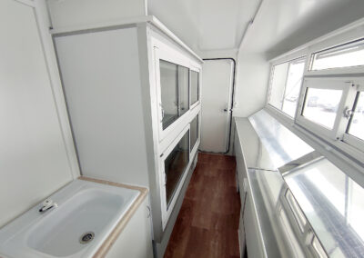 Автоприцеп торговый  813260 с холодильным оборудованием