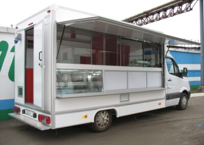 Автолавка Автомагин с холодильным оборудованием на шасси Mercedes