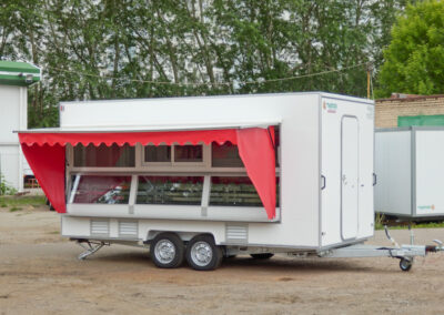 Автоприцеп торговый 813290 с морозильными витринами