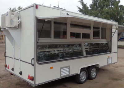 Автоприцеп торговый 813290 с холодильным оборудованием